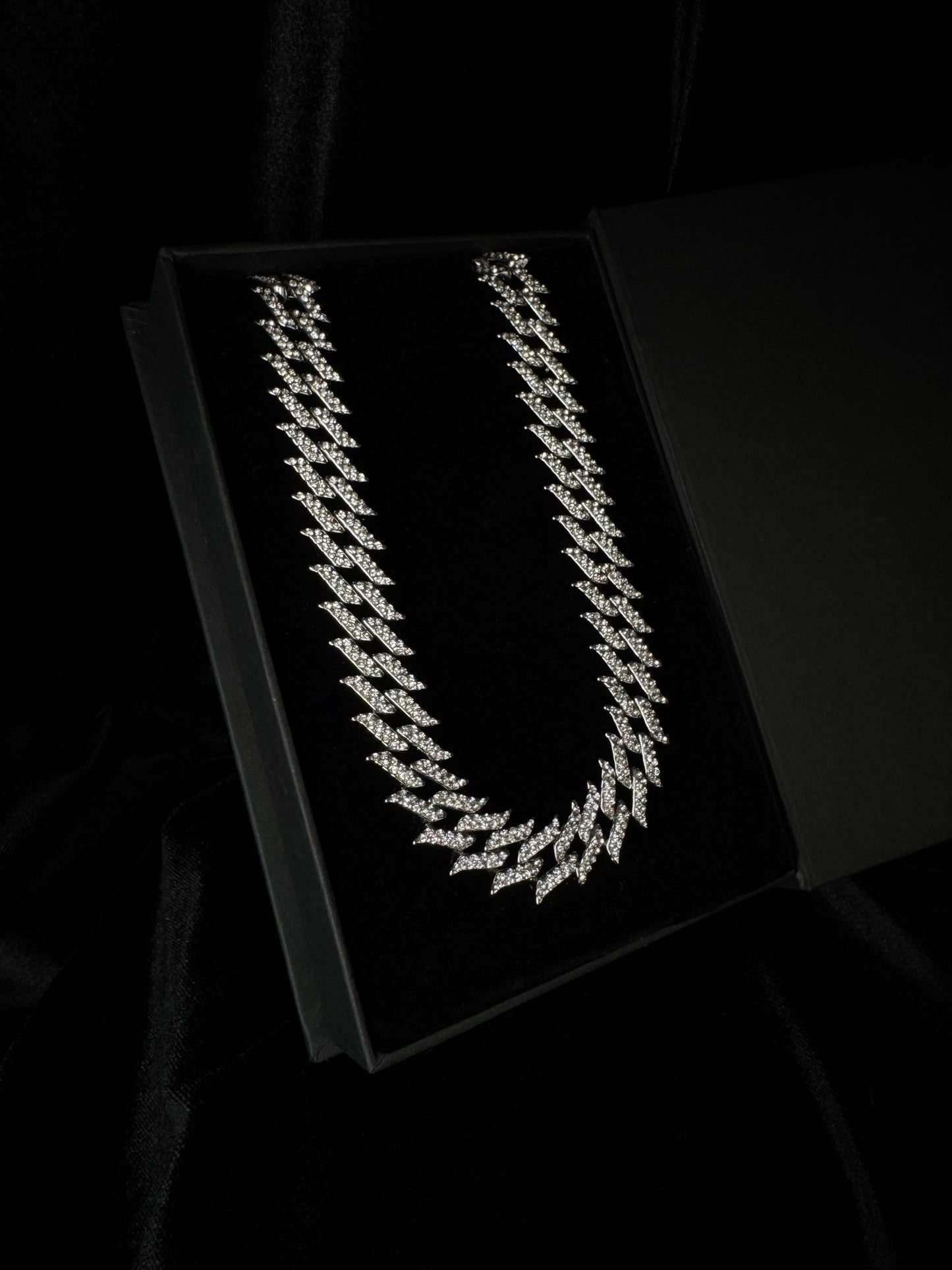 18mm Thorns Iced Out Cuban Chain